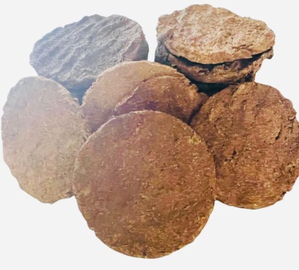 gaumay uple / cow dung cake